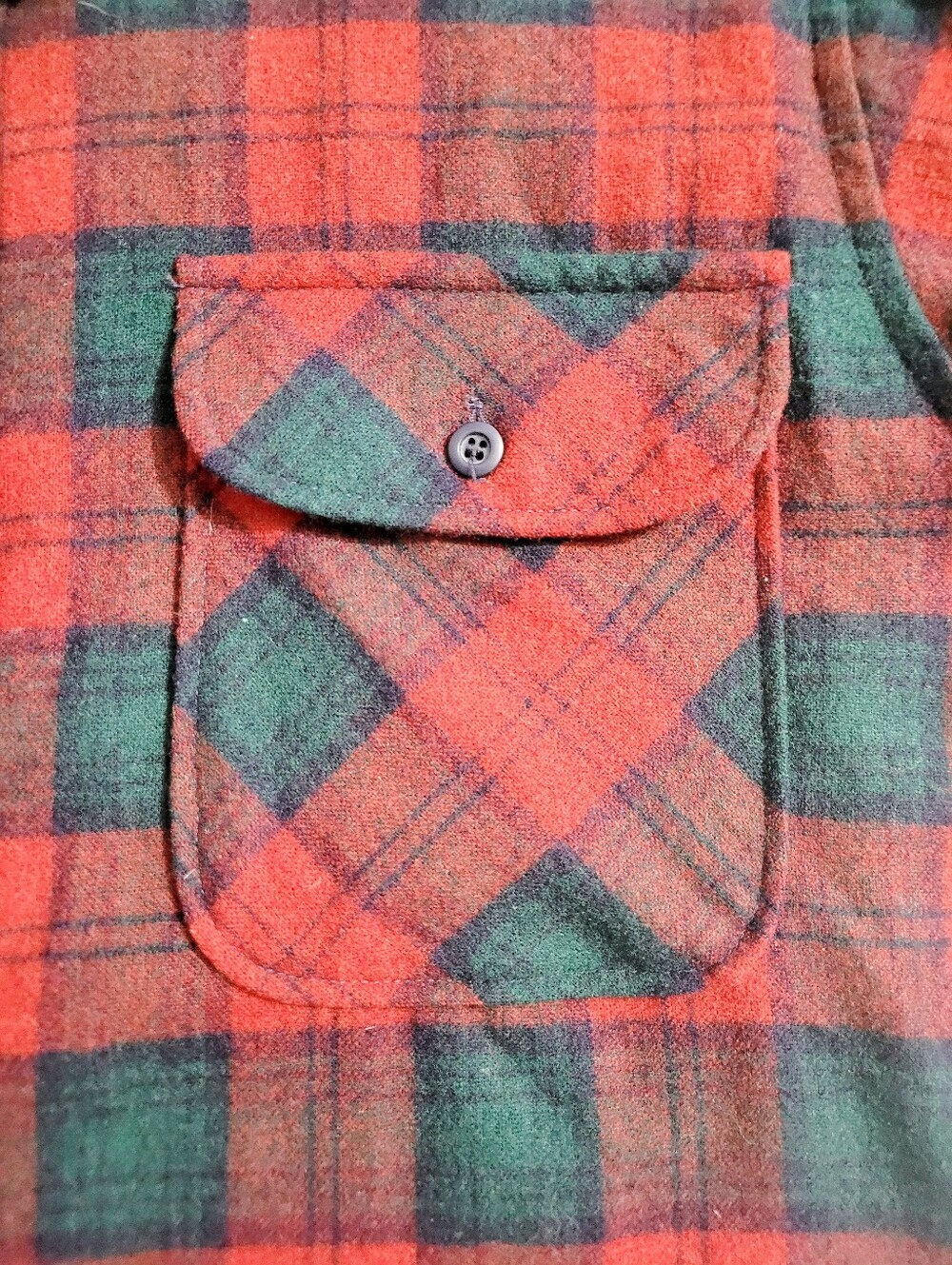 Vintage Pendleton 100% Virgin Wool Board Shirt Red Green Plaid Made In USA Med - Picture 7 of 13